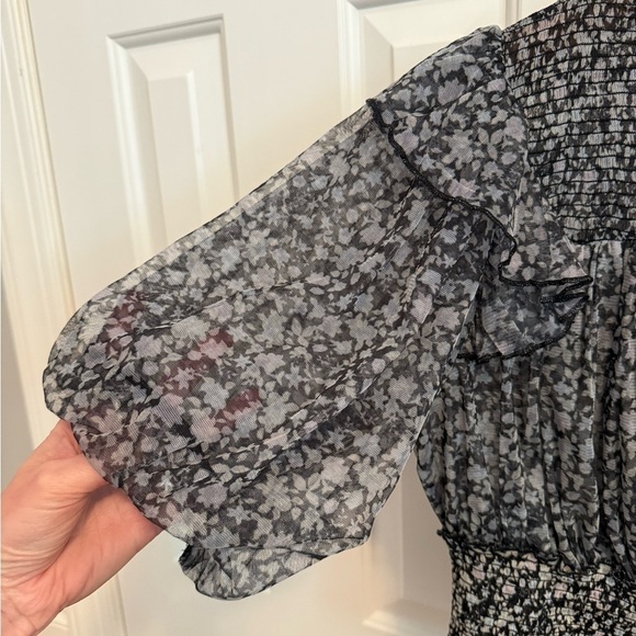 Free People Beatrice Mesh Blouse Top Floral Printed Ruffle
Smocked Sz L - Picture 6 of 13